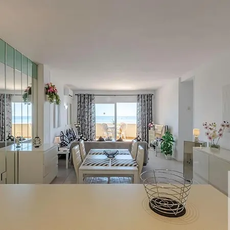 Wonderful With Water Park And Sea Views Appartamento Benalmádena