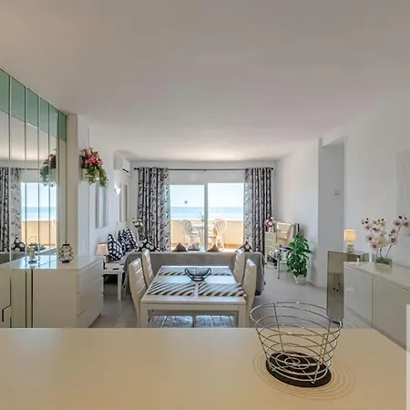 Wonderful With Water Park And Sea Views Apartment Benalmadena